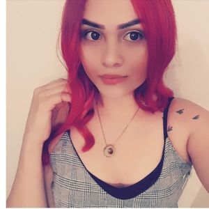 Meet your Posher, Claudia